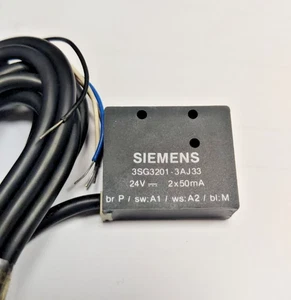 Siemens 3SG3201-3AJ33 Proximity Sensor 24V DC, 2 x 50mA 4 Wire, 1NO + 1 NC _ New - Picture 1 of 4