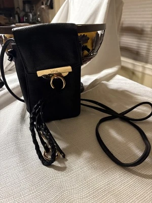 Bolso bandolera de cuero negro para teléfono Kooba Dionne Foto 1 de 4