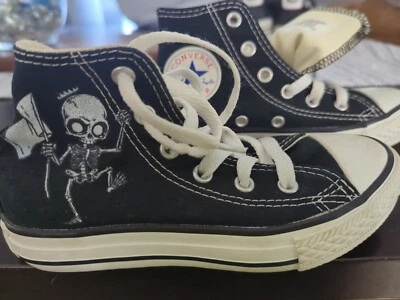 Chuck Taylor All Star para niños talla 12 con diseño de esqueleto Foto 1 de 4
