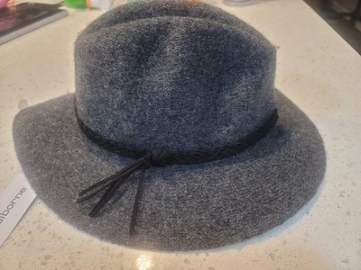 NUEVO Sombrero de lana gris Liz Claiborne.  Talla única Foto 1 de 4