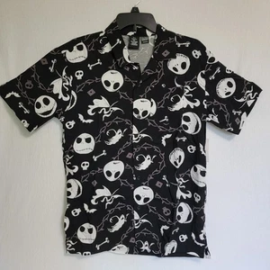  Camisa Pesadilla antes de Navidad para hombre talla pequeña con botones estampada NUEVA - Imagen 1 de 2