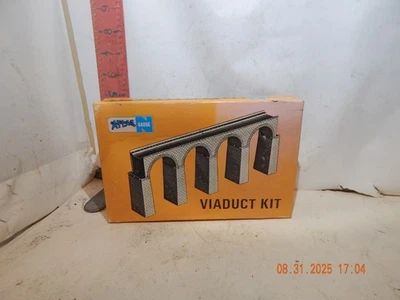 N guage accessories, Model Power 3 houses, AHM Railroad Bridge& Atlas Viaduct Ki - Image 1 of 4