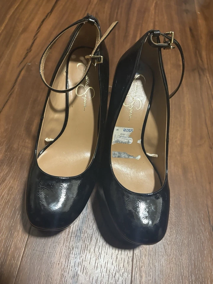 Saltos pretos altos e brilhantes – Tamanho 8,5 (colecionável bem usado) - Imagem 1 de 1