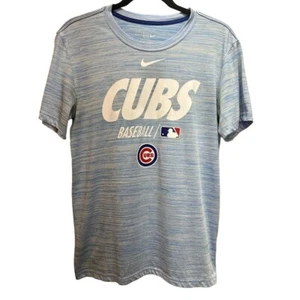 Camiseta de béisbol de rendimiento azul claro Nike de los Chicago Cubs para hombre talla Pequeño - Imagen 1 de 5