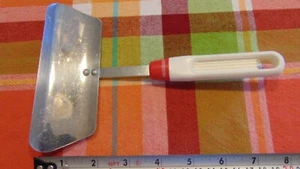 LOEKEMEYER WHITE & RED HANDLE FLIPPER/TURNER/SPATULA VERY NICE!! - Picture 1 of 5
