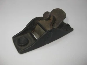 ANTIGUA MADERA CARPINTERO CARPINTERÍA METAL HERRAMIENTA CEPILLADORA PLANO MINIATURA - Imagen 1 de 6