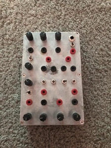 Electro Lobotomy 4 Oscillator Patchable Crackle Box - Picture 1 of 6