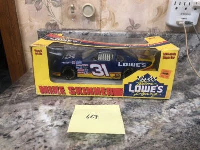Mike Skinner Team Lowe’s Racing Monte Carlo #31 1997 acción 1:24 Foto 1 de 4