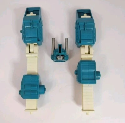 1986 Transformers G1 Ultra Magnus Head & Arms - Image 1 of 4