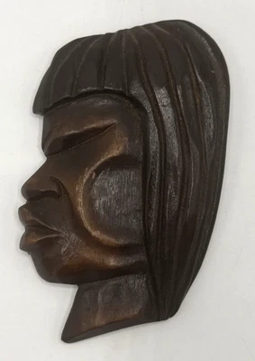 Placa de parede vintage esculpida à mão rosto de mulher nativa africana brasileira madeira escura - Imagem 1 de 4