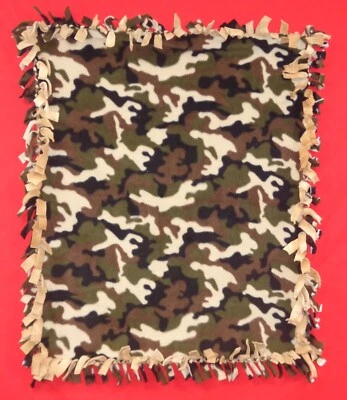 Manta de seguridad hecha a mano para bebé/mascota polar atada - marrón camuflaje militar - 24 x 32 Foto 1 de 2