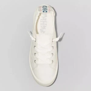 Mad Love Comfortable Lennie Sneakers. These are definitely a steal. Sizes are 5 - Picture 1 of 6