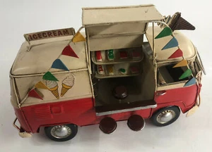 Hecho a Mano 1966 Deluxe Autobús en Rojo y Blanco - Hojalata Modelo Home Decor - Imagen 1 de 4