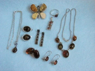 Collares, colgantes, pendientes, broche y 1 anillo ámbar de plata de ley 53,13 gramos Foto 1 de 4