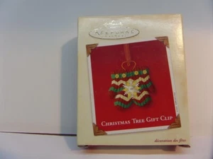 2003 PUNZE: "WEIHNACHTSBAUM GESCHENKCLIP" (FÄUSTLINGE) - Bild 1 von 4
