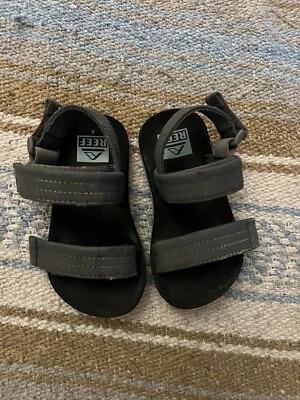 Sandalias Reef para niños pequeños talla 8 grises negras niños niñas niños sandalias playa Foto 1 de 4