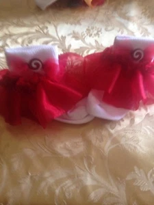 Girls white socks size 4-6 candy swirl button w/red organza ruffles - Picture 1 of 3