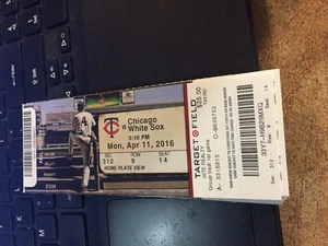 2016 MINNESOTA TWINS VS CHICAGO WHITE SOX TICKET STUB 4/11 OPENING DAY - Picture 1 of 1