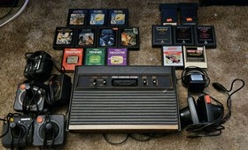 Atari 2600 4-Switch Woodgrain Console 6 Joysticks/Paddles 17 Games Bundle Tested