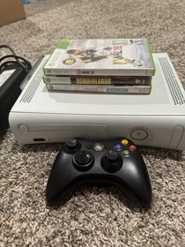 Xbox 360 w/ 3 games 1 controller