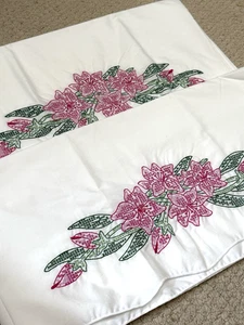 Vintage Set of 2 King Size Hand Embroidered Pillowcases, Pink Lilles - Picture 1 of 4