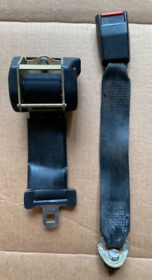 Cinturón de seguridad - TRASERO IZQUIERDO. Saab 900 convertible 1986 a 1994 Foto 1 de 4