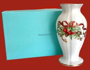 TIFFANY & CO WHITE HOLIDAY GARLAND CHRISTMAS VASE ACORNS HOLLY includes BOX - Picture 1 of 8