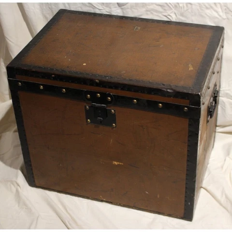 Antique 20th France Louis-Vuitton Rare wood mail trunk in brown oilcloth Cover