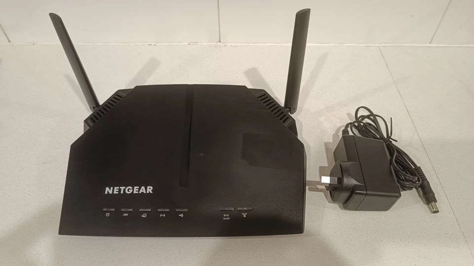 Netgear AC1200 Wi-Fi VDSL2/ADSL2+ D6220 Dual Band Gigabit Modem Router - image 1 of 4