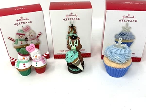 (C) 2013 Hallmark Mint Chocolate Chipmunk, It's Snowing Sweetness Ornaments +1 - Bild 1 von 7