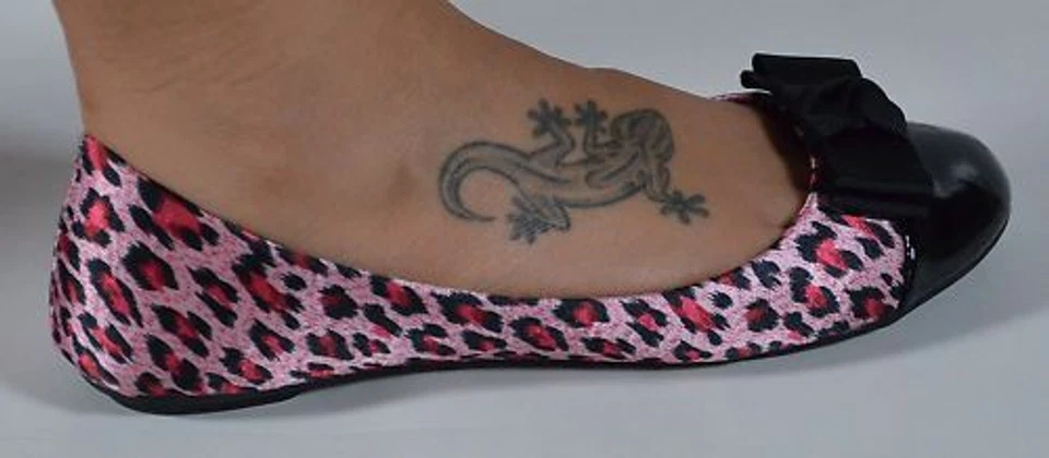 BALLERINE MACULATE ROSA FUXIA NERE PUNTA IN VERNICE 37 - Immagine 1 di 1