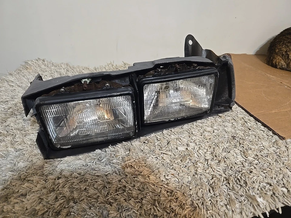 1983-1988 CHEVROLET MONTE CARLO SS ВОДИТЕЛЯ СТОРОНЕ ФАРЫ В СБОРЕ 85 86 87 88 - Изображение 1 из 4