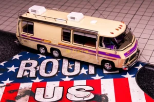 ZD MK 1:64 gelb HEC GMC Motor Home Road Trip RV Van Modell Diecast Resin Auto BN - Bild 1 von 14
