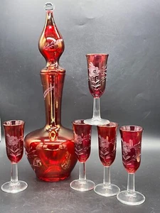 Mid century, , Cranberry, etched flowers, decanter, topper, 5 aperitif glasses - Picture 1 of 8