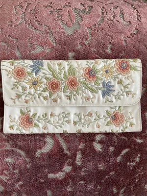 Bolso de Mano Vintage Brasileño Marheta Floral Bordado Vinilo Blanco Foto 1 de 4