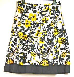 Falda Van Heusen Algodón Bajo la Rodilla Línea A Blanca con Flores Amarillas y Negras 6 - Imagen 1 de 2