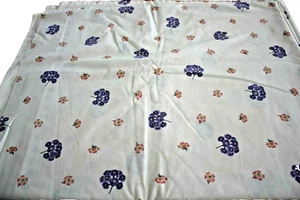 Flat Sheet Vintage Purple Pink Daisy Bouquets on Cream Cotton Blend Full Double - Picture 1 of 3
