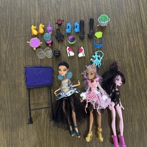 Lote surtido de muñecas y accesorios Monster High - Imagen 1 de 8