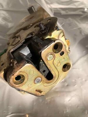 NISSAN XTERRA XE 2000-2004 puerta del conductor trasero pestillo cerradura actuador motor izquierdo derecho Foto 1 de 4