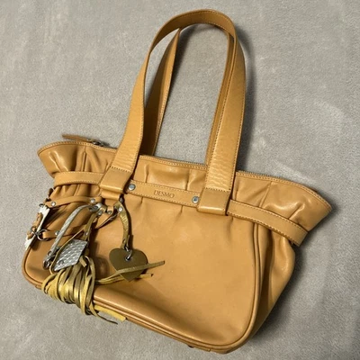 Bolso de hombro pequeño de cuero de diseñador DESMO hecho en Italia usado en excelente estado $250 Foto 1 de 4