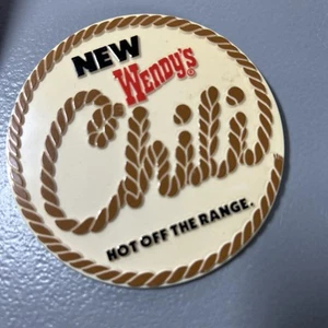 Vintage WENDY’S Pinback Button New Wendy's Chili Hot Off The Range - Picture 1 of 2