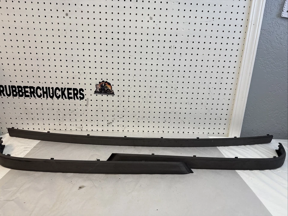 BMW E39 528i 1999 juego de molduras de parachoques trasero OEM Foto 1 de 4