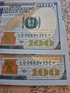 2009A $100 Consectcutive Banknotes with Serial Numbers LC06694351* & LC06694352* - Picture 1 of 3