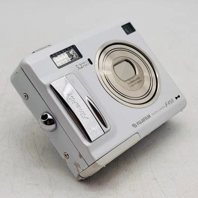 FUJIFILM FinePix F450 5.2MP 3.4x Zoom Compact Digital Camera Used Japan Tested - Image 1 of 4