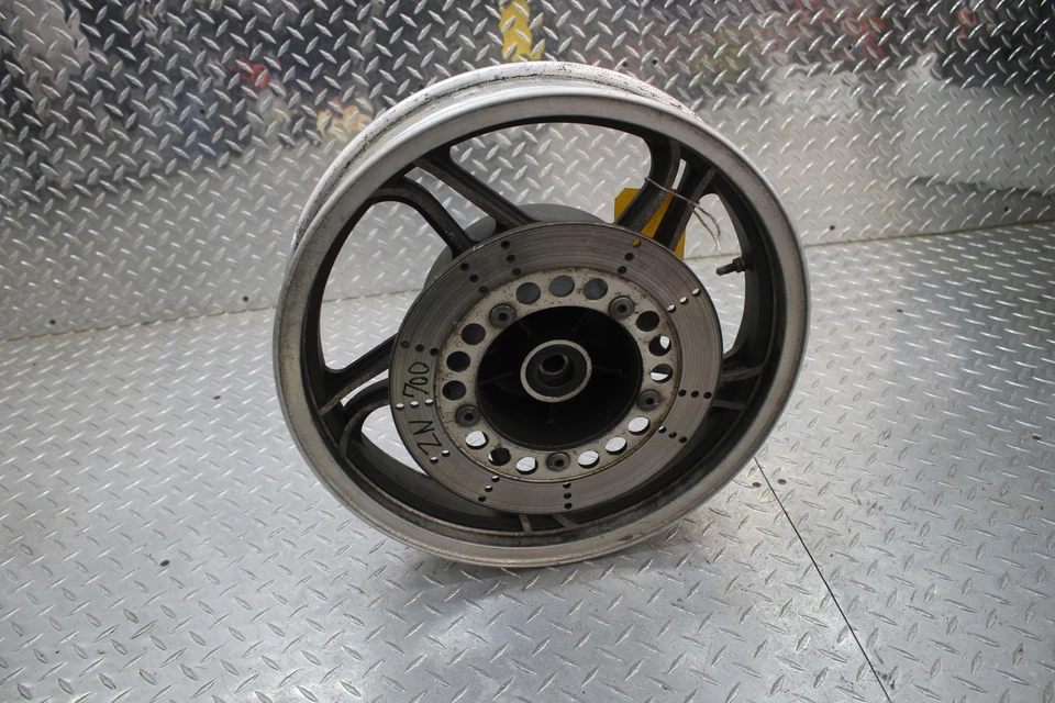 1984 KAWASAKI 700 LTD ZN700A EIXO RODA TRASEIRA ARO COM ROTOR 16X 3,00 - Imagem 1 de 4