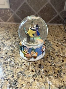 Disney Snow White Enesco Musical Water Globe Xmas Prince Dwarfs Works Holiday - Picture 1 of 5