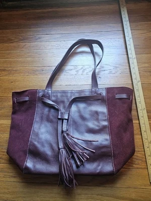 Bolso de Mano The Sak Huntley Color Vino Profundo Foto 1 de 4