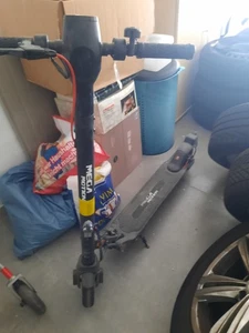 E-Scootet Wie neu - Bild 1 von 4