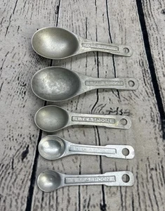 Vintage Aluminum Measuring Spoons Set 1/2 1/4 Teaspoon Tablespoon US - Picture 1 of 6