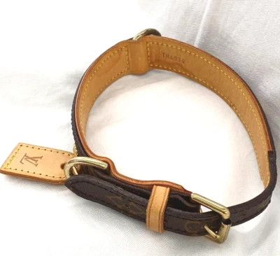 Комплект кружевных ошейников Louis Vuitton с монограммой Baxter MM и Collier Baxter MM для домашних животных - Изображение 1 из 4